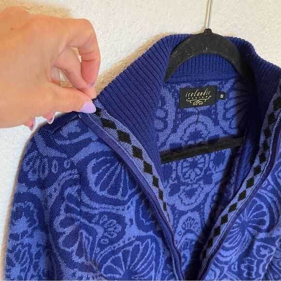 Icelandic Design Patterned Full Zip Wool Blend Sweater in Royal Blue size Small - Picture 10 of 16
